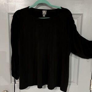 Worthington black cinch three-quarter sleeve blouse. Great condition - xl